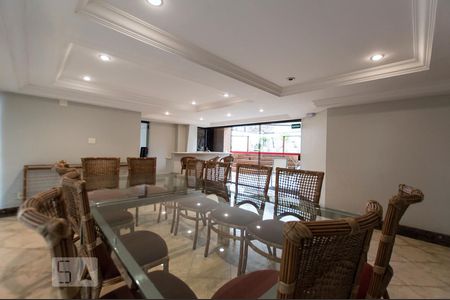 Apartamento à venda com 651m², 4 quartos e 4 vagas Apartamento à venda com 651m², 4 quartos e 4 vagasSalão de festas