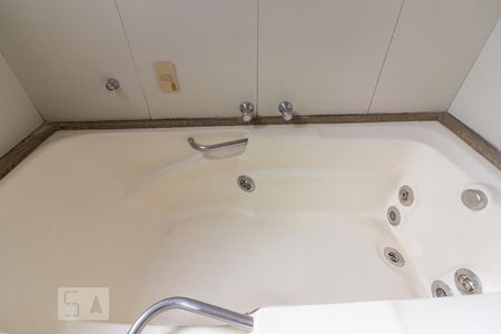 Apartamento para alugar com 360m², 4 quartos e 4 vagas Apartamento para alugar com 360m², 4 quartos e 4 vagasBanheiro do Quarto 4 (suite)