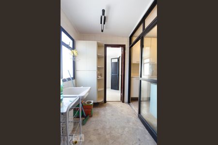 Apartamento à venda com 128m², 3 quartos e 2 vagasLavanderia