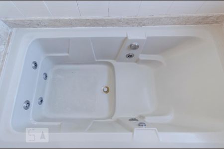 Apartamento à venda com 128m², 3 quartos e 2 vagasBanheiro suíte