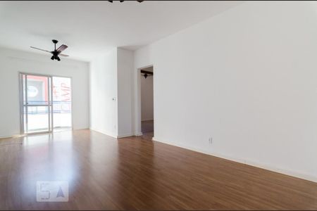Sala de apartamento para alugar com 2 quartos, 75m² em Centro, Campinas