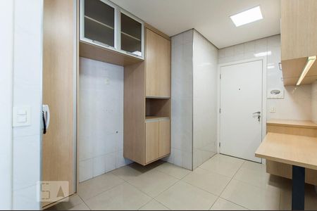 Apartamento para alugar com 157m², 3 quartos e 3 vagas Apartamento para alugar com 157m², 3 quartos e 3 vagasCozinha