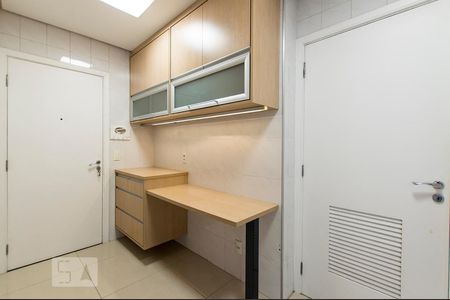 Apartamento para alugar com 157m², 3 quartos e 3 vagas Apartamento para alugar com 157m², 3 quartos e 3 vagasCozinha