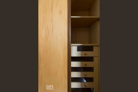 Quarto (Armários) de apartamento para alugar com 1 quarto, 45m² em Vila Monte Alegre, São Paulo