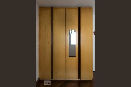 Quarto (Armários) de apartamento para alugar com 1 quarto, 45m² em Vila Monte Alegre, São Paulo