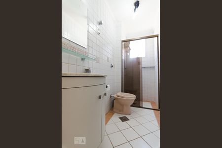 Banheiro de apartamento à venda com 1 quarto, 42m² em Bosque, Campinas