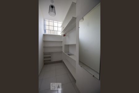 Quarto closet de apartamento para alugar com 1 quarto, 41m² em Sumaré, São Paulo