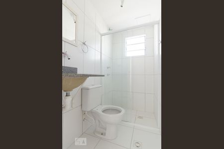 Banheiro de apartamento à venda com 2 quartos, 50m² em Loteamento Parque São Martinho, Campinas
