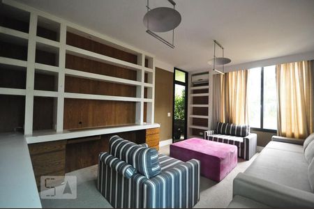sala de tv de apartamento para alugar com 4 quartos, 510m² em Vila Suzana, São Paulo