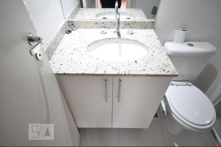 detalhe do banheiro de apartamento para alugar com 3 quartos, 89m² em Vila Andrade, São Paulo