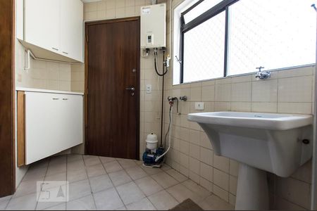 Apartamento à venda com 100m², 3 quartos e 2 vagas Apartamento à venda com 100m², 3 quartos e 2 vagasÁrea de serviço