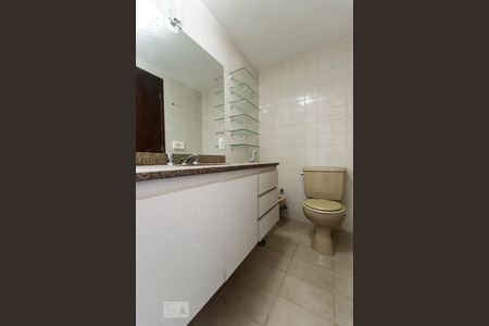 Apartamento à venda com 100m², 3 quartos e 2 vagas Apartamento à venda com 100m², 3 quartos e 2 vagasBanheiro da suíte