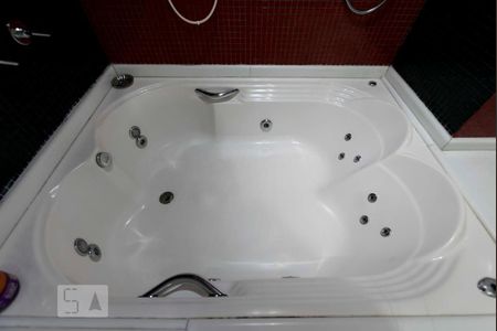 Apartamento à venda com 147m², 4 quartos e 2 vagasQuarto 4 - Suíte/ Banheiro (Banheira)