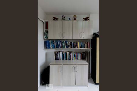 Apartamento à venda com 147m², 4 quartos e 2 vagasQuarto 1 (Home Office - Armários)