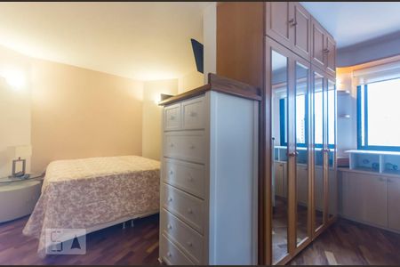 Suite de apartamento para alugar com 1 quarto, 75m² em Brooklin Paulista, São Paulo