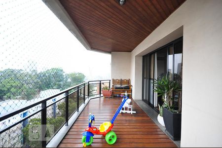 varanda de apartamento para alugar com 4 quartos, 530m² em Real Parque, São Paulo