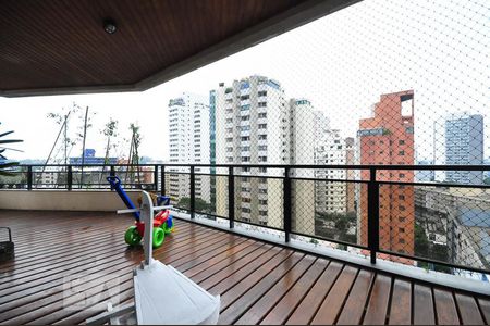 varanda de apartamento para alugar com 4 quartos, 530m² em Real Parque, São Paulo