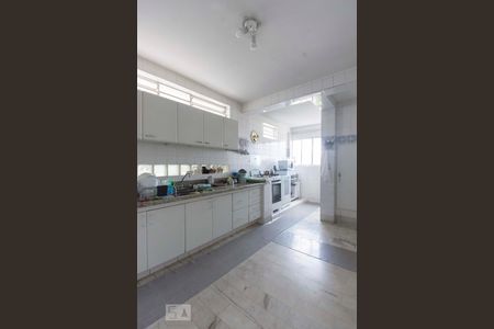 Casa à venda com 280m², 4 quartos e 2 vagasCozinha (térreo)