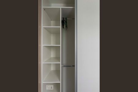 Apartamento à venda com 69m², 3 quartos e 1 vagaQuarto 2 (Armários)