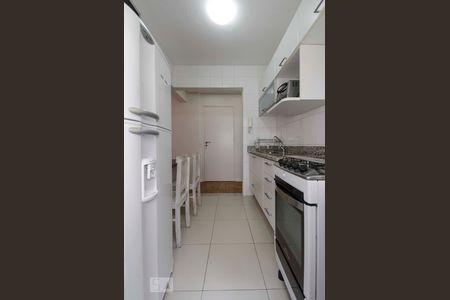 Cozinha de apartamento para alugar com 1 quarto, 48m² em Perdizes, São Paulo