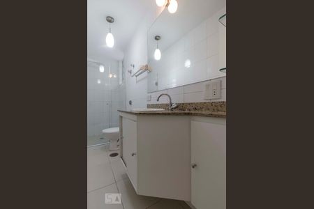 Banheiro de apartamento para alugar com 1 quarto, 48m² em Perdizes, São Paulo