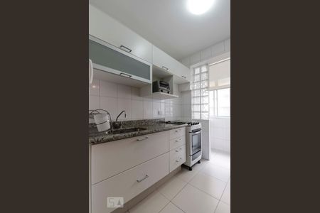 Cozinha de apartamento para alugar com 1 quarto, 48m² em Perdizes, São Paulo