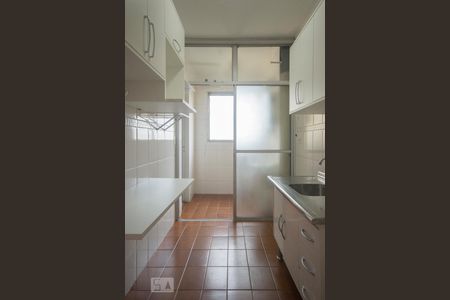 Cozinha de apartamento para alugar com 2 quartos, 75m² em Campo Belo, São Paulo