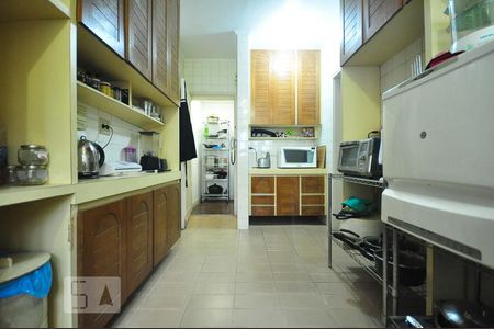 Apartamento à venda com 200m², 3 quartos e 2 vagascozinha