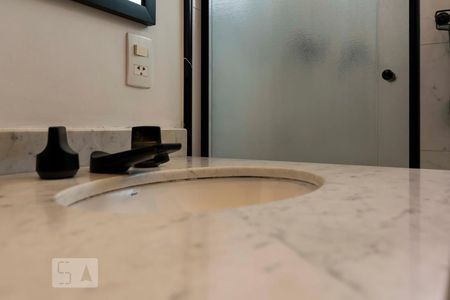 Apartamento para alugar com 165m², 3 quartos e 3 vagasQuarto 2 - Suíte/ Banheiro (Torneira)