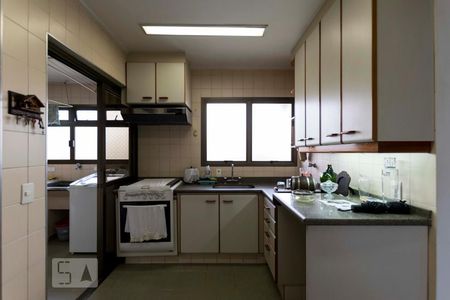 Apartamento para alugar com 165m², 3 quartos e 3 vagasCozinha