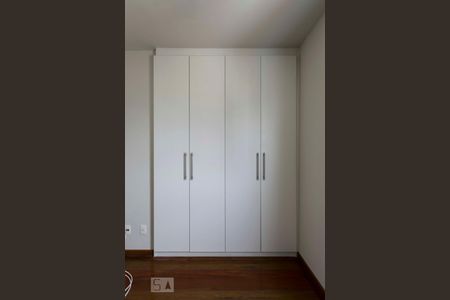 Apartamento à venda com 202m², 4 quartos e 3 vagas2o. Andar - Quarto 3 (Suíte - Armários)