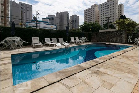 Apartamento à venda com 202m², 4 quartos e 3 vagasÁrea comum - PIscina