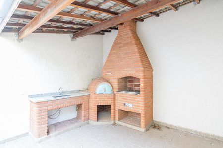 Casa à venda com 220m², 4 quartos e 2 vagas Casa à venda com 220m², 4 quartos e 2 vagasChurrasqueira