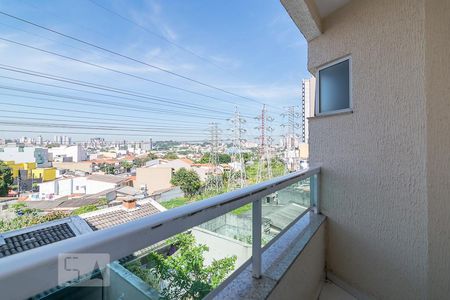 Casa à venda com 220m², 4 quartos e 2 vagas Casa à venda com 220m², 4 quartos e 2 vagasVaranda