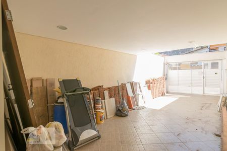 Casa à venda com 220m², 4 quartos e 2 vagas Casa à venda com 220m², 4 quartos e 2 vagasGaragem