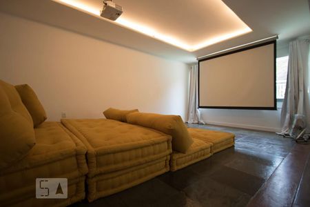 Apartamento à venda com 350m², 4 quartos e 2 vagas Apartamento à venda com 350m², 4 quartos e 2 vagasSala