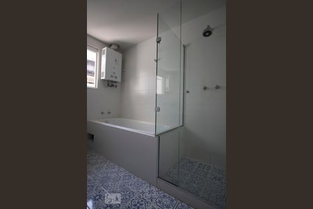 Apartamento à venda com 350m², 4 quartos e 2 vagas Apartamento à venda com 350m², 4 quartos e 2 vagasBanheiro 2