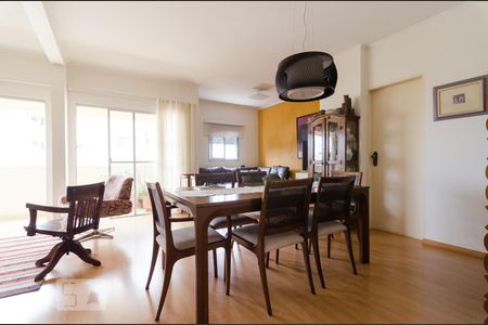 Sala de apartamento à venda com 2 quartos, 123m² em Cambuí, Campinas