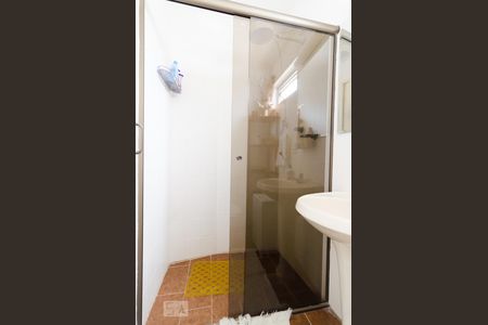 Banheiro de apartamento à venda com 2 quartos, 123m² em Cambuí, Campinas