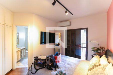 Apartamento à venda com 300m², 4 quartos e 4 vagas Apartamento à venda com 300m², 4 quartos e 4 vagasQuarto 2