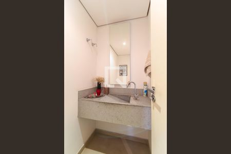 Apartamento à venda com 300m², 4 quartos e 4 vagas Apartamento à venda com 300m², 4 quartos e 4 vagasLavabo