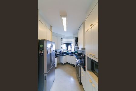 Apartamento à venda com 300m², 4 quartos e 4 vagas Apartamento à venda com 300m², 4 quartos e 4 vagasCozinha