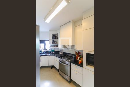 Apartamento à venda com 300m², 4 quartos e 4 vagas Apartamento à venda com 300m², 4 quartos e 4 vagasCozinha