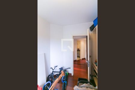 Apartamento à venda com 300m², 4 quartos e 4 vagas Apartamento à venda com 300m², 4 quartos e 4 vagasEscritório