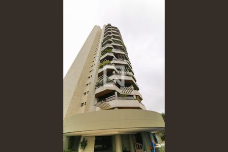 Apartamento à venda com 300m², 4 quartos e 4 vagas Apartamento à venda com 300m², 4 quartos e 4 vagasFachada