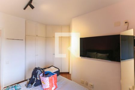 Apartamento à venda com 300m², 4 quartos e 4 vagas Apartamento à venda com 300m², 4 quartos e 4 vagasQuarto 2