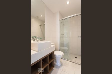 Banheiro de apartamento à venda com 2 quartos, 60m² em Vila Olímpia, São Paulo