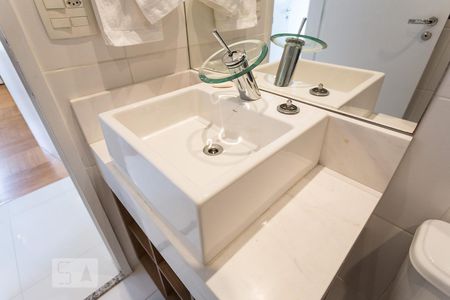 Banheiro de apartamento à venda com 2 quartos, 60m² em Vila Olímpia, São Paulo