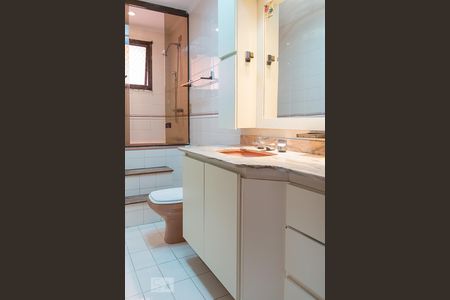 Apartamento à venda com 200m², 4 quartos e 2 vagasBanheiro do Quarto 2