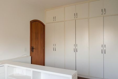 Apartamento à venda com 200m², 4 quartos e 2 vagasQuarto 4 - Armários